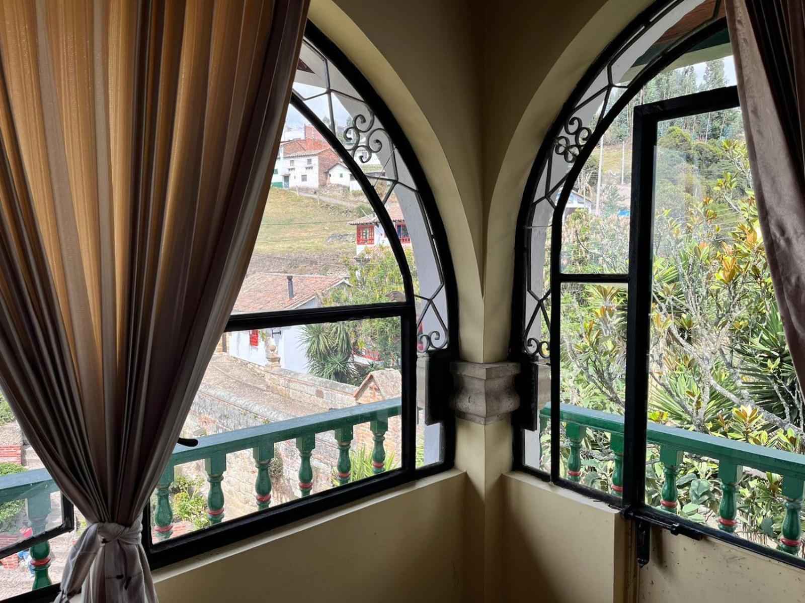 Hotel Calicanto Real Cafe Museo Mongui Εξωτερικό φωτογραφία